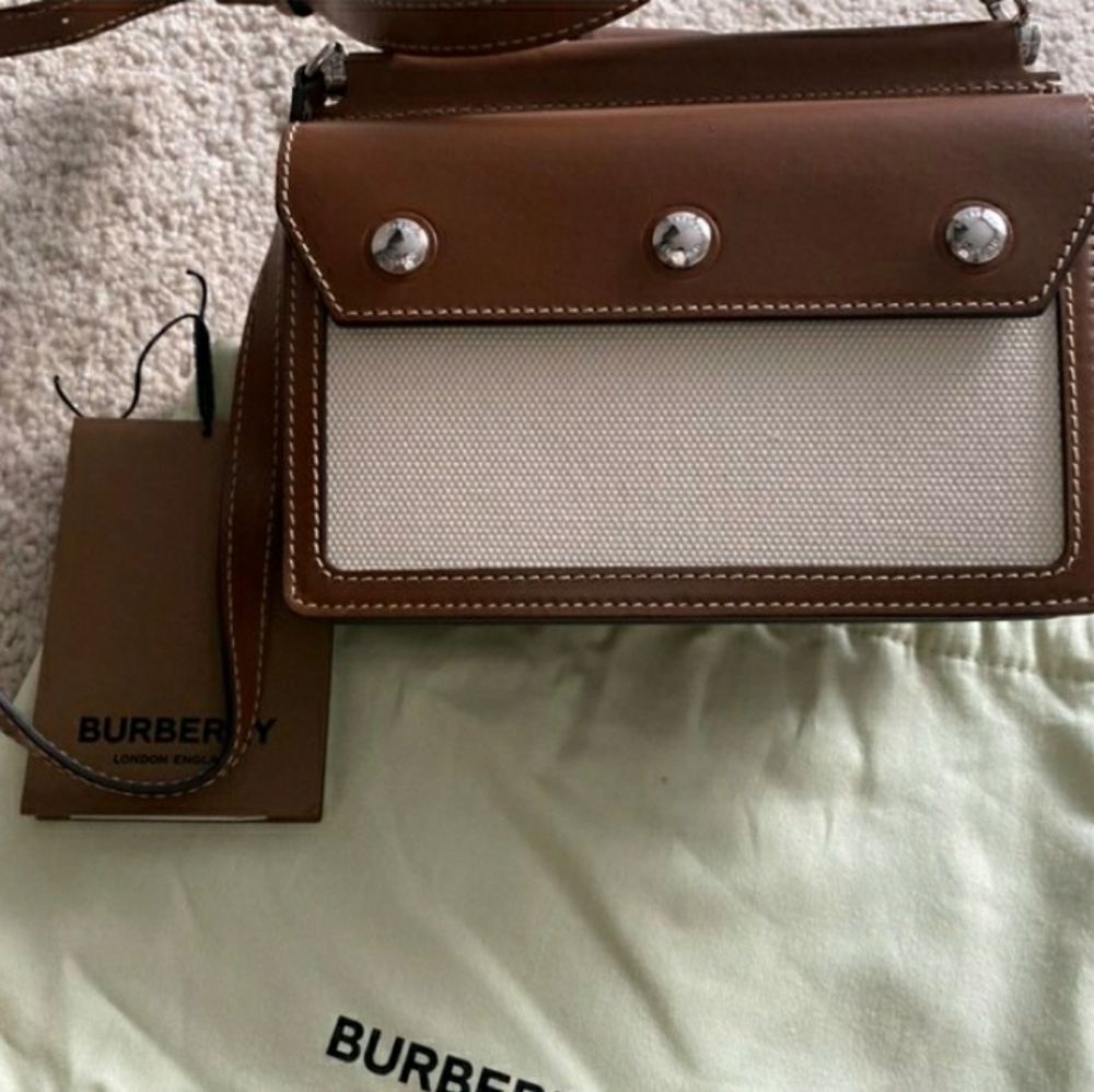 SOLD- BN never used! Burberry mini horseferry - Picture 5 of 6
